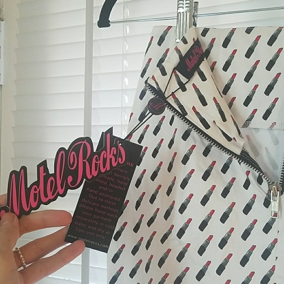 NWT RARE DISCONTINUED Motel Lipstick Skirt XS - Picture 4 of 4