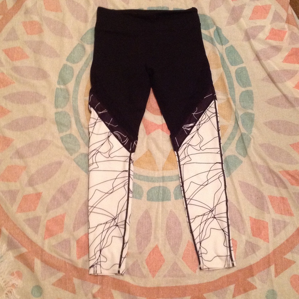 Fabletics brogan mesh leggings size s
