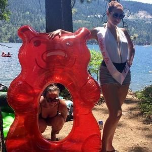 Meet your Posher, Gillian