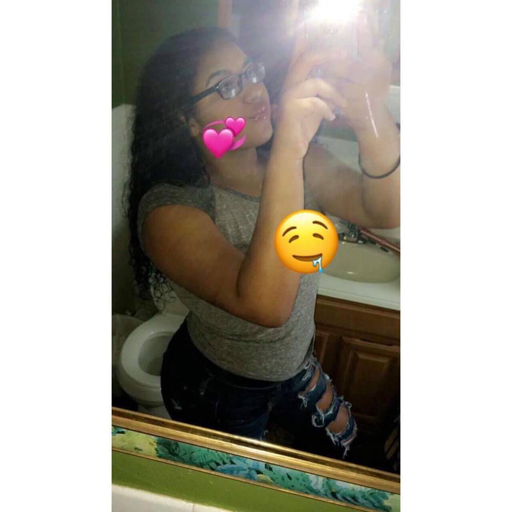 Meet your Posher, Alexis