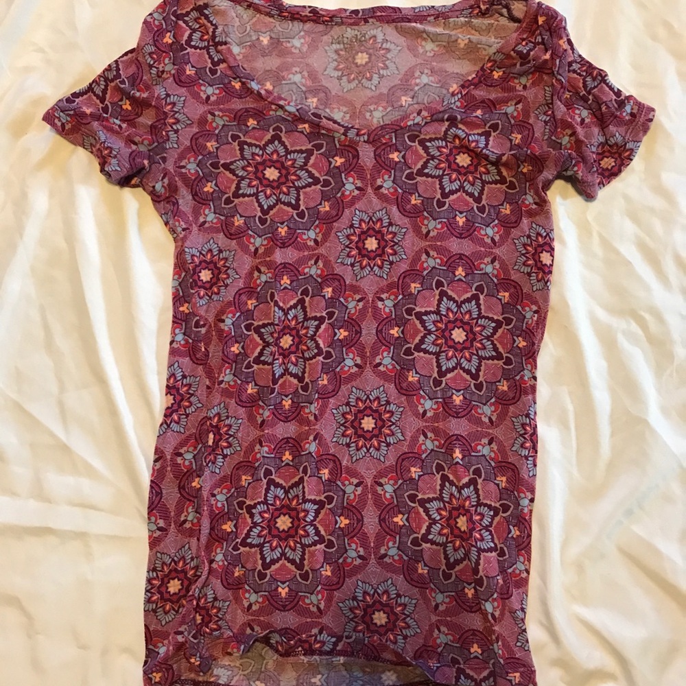 Juniors V-neck Tee