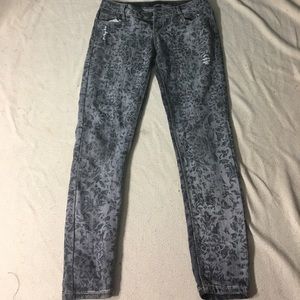 Patterned skinny jeans