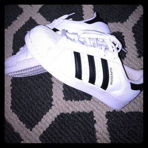 Like New Women's Adidas Superstar Sneakers