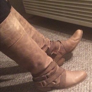 Gianni Binni Distressed Harness Boots, size 9M