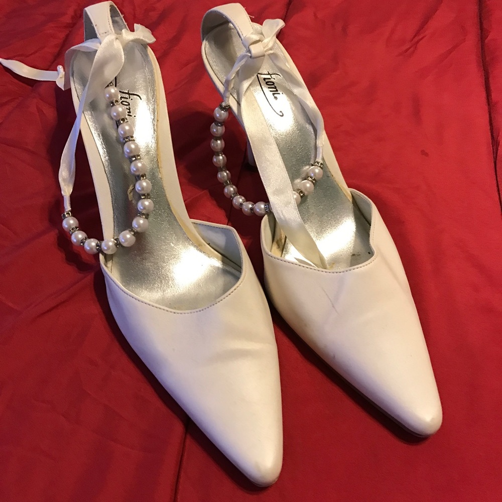 White shoes size 10