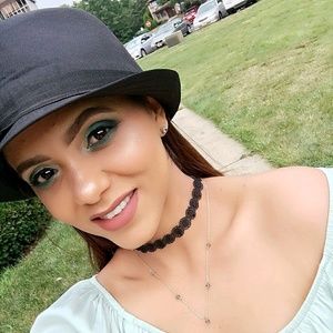 Meet your Posher, Anabel