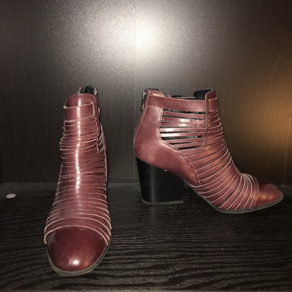 Maroon/burgundy heeled booties