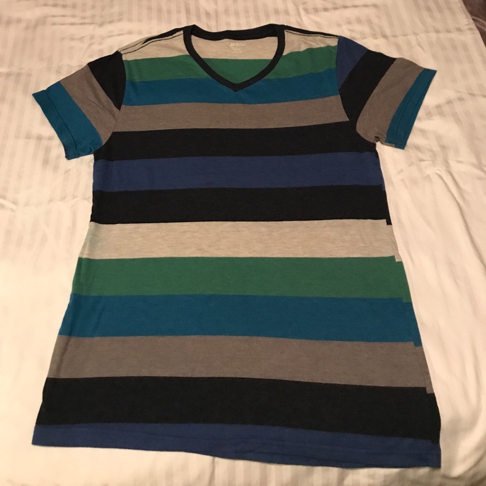 V neck tee