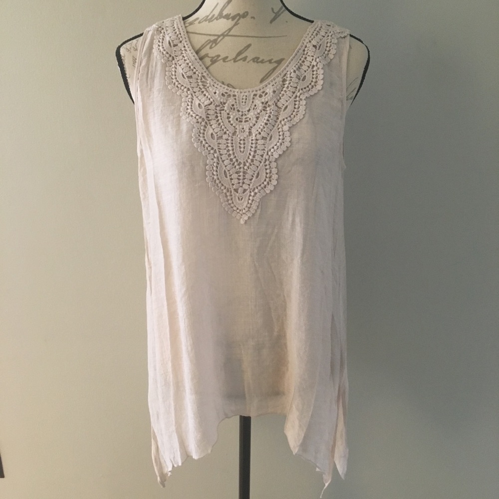 NWT BOHO Spense Tank w/detailed Embroidery Size L