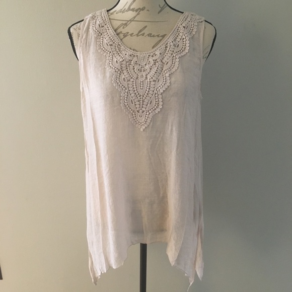 Spense Tops - NWT BOHO Spense Tank w/detailed Embroidery Size L