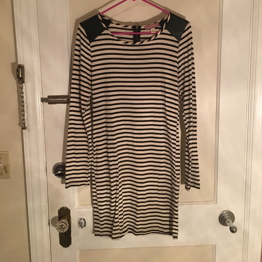 $5 THRU 9/5‼️ Striped Bodycon Dress