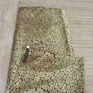 BLACK AND GOLD VELVET SCARF NWOT NEISHA CROSLAND