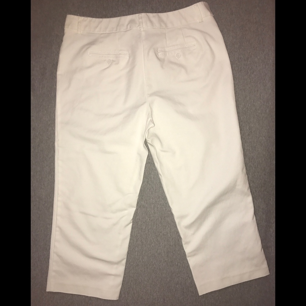 Zac & Rachel Capri/Crop Pants. Size 12. White