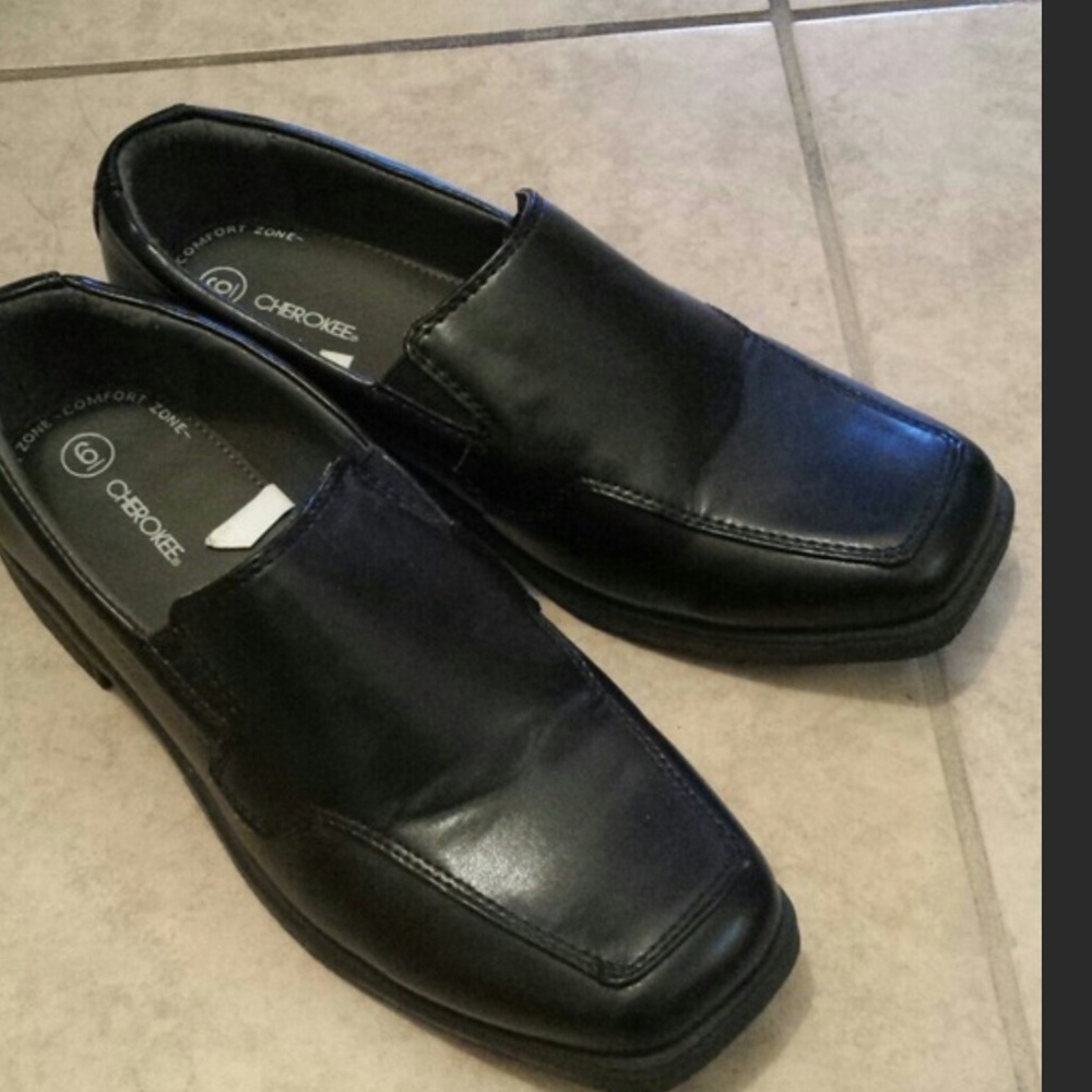 Boys size 6 dress shoes