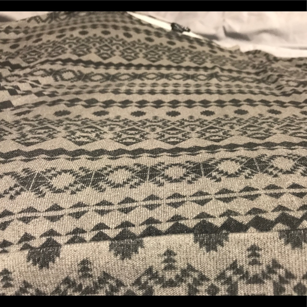Long sleeve pattern top - Picture 5 of 6