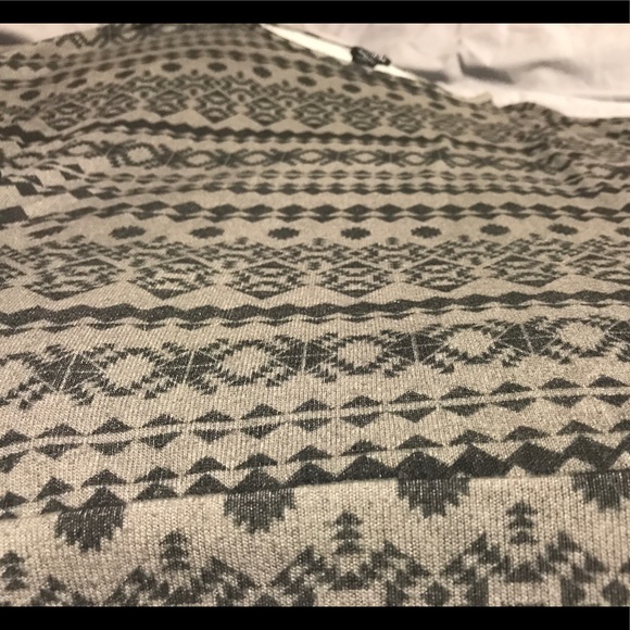 Long sleeve pattern top - Picture 5 of 6