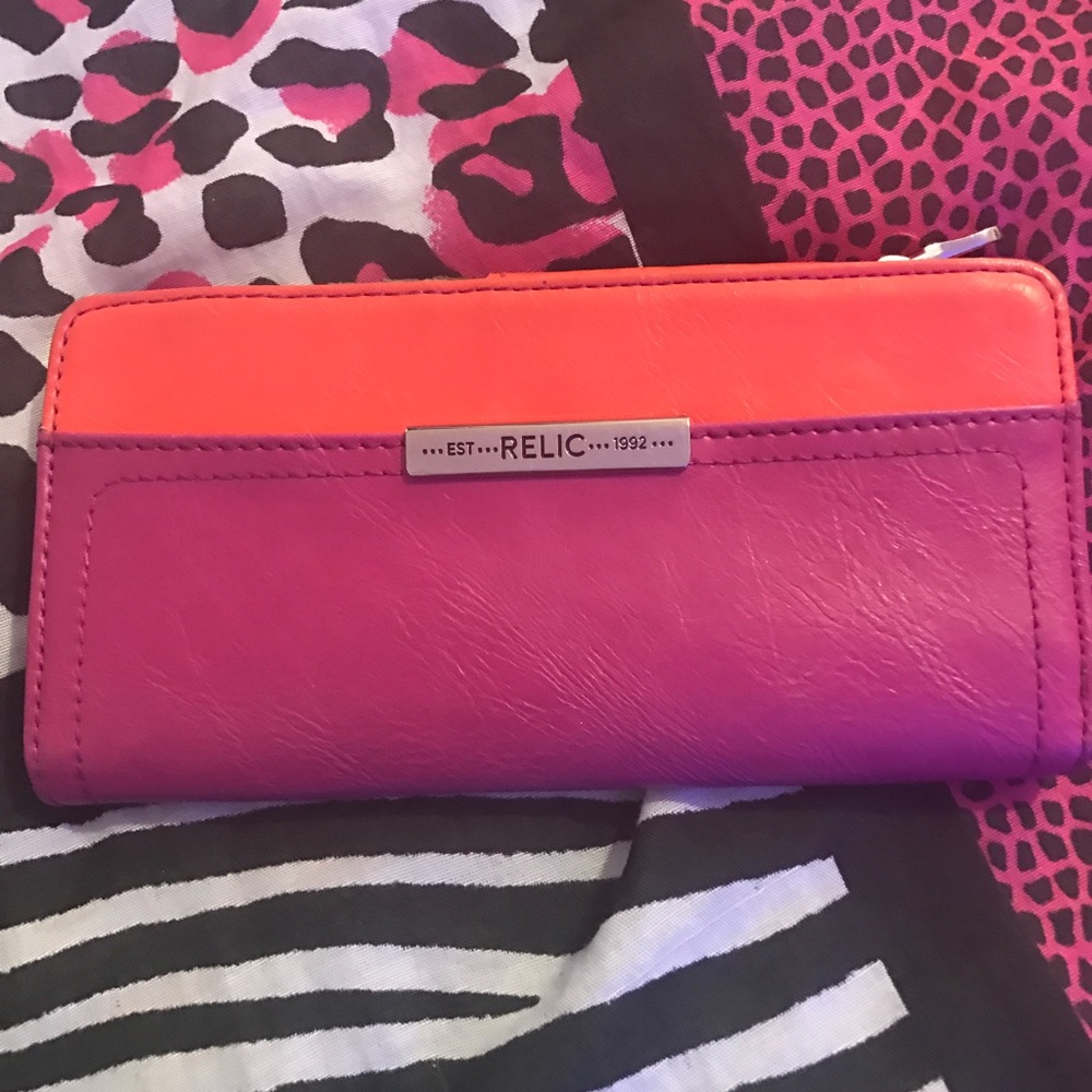 RELIC PINK AND ORANGE WALLET USED GREAT CONDITION