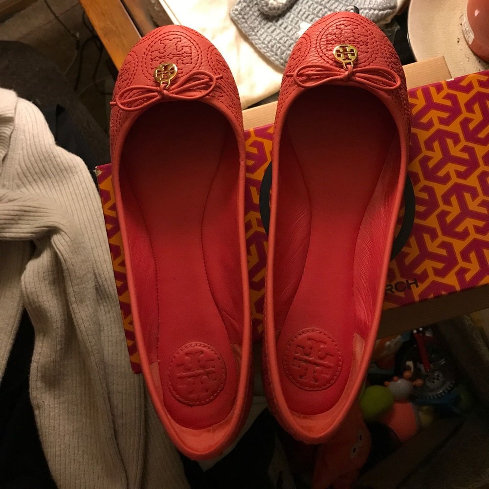 Tory Burch Rose Petal Chelsea Stitched Logo Flats - Picture 4 of 5