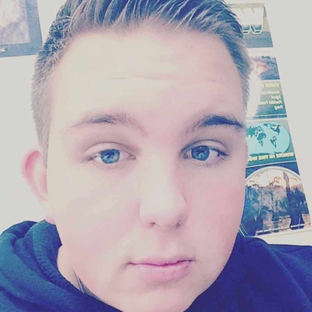 Meet your Posher, Tom