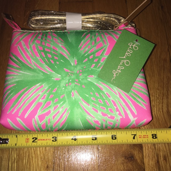 Lilly Pulitzer Crossbody - Picture 2 of 6
