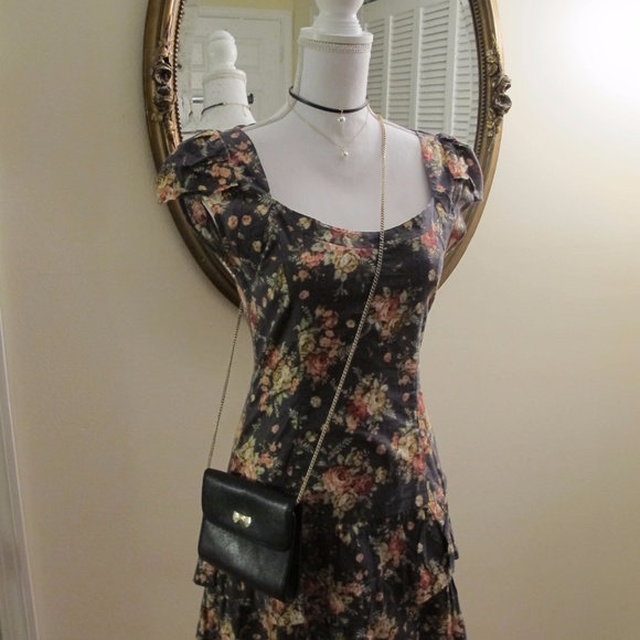 NWOT Lulu's Grey Antique Ruffle Cap Floral dress - Picture 4 of 6