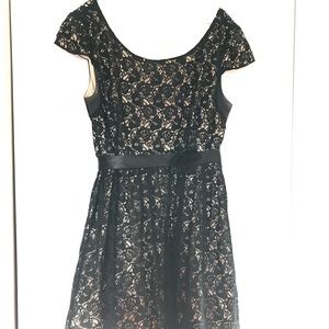 Pompous girly black lace dress