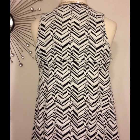 Janska Chevron Knit Vest - Picture 3 of 4