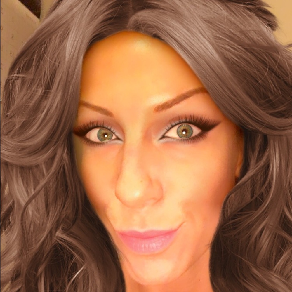 Meet your Posher, Chrystal