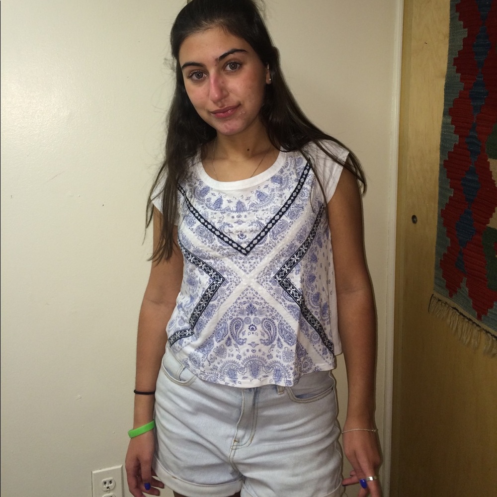 Express crew neck embroidered