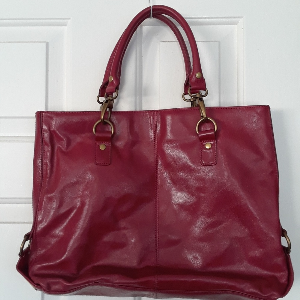 Perlina Leather Handbag with Strap and coin purse