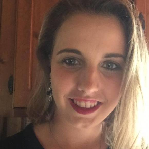 Meet your Posher, Hailey - Picture 1 of 1