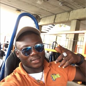 Meet your Posher, Oren