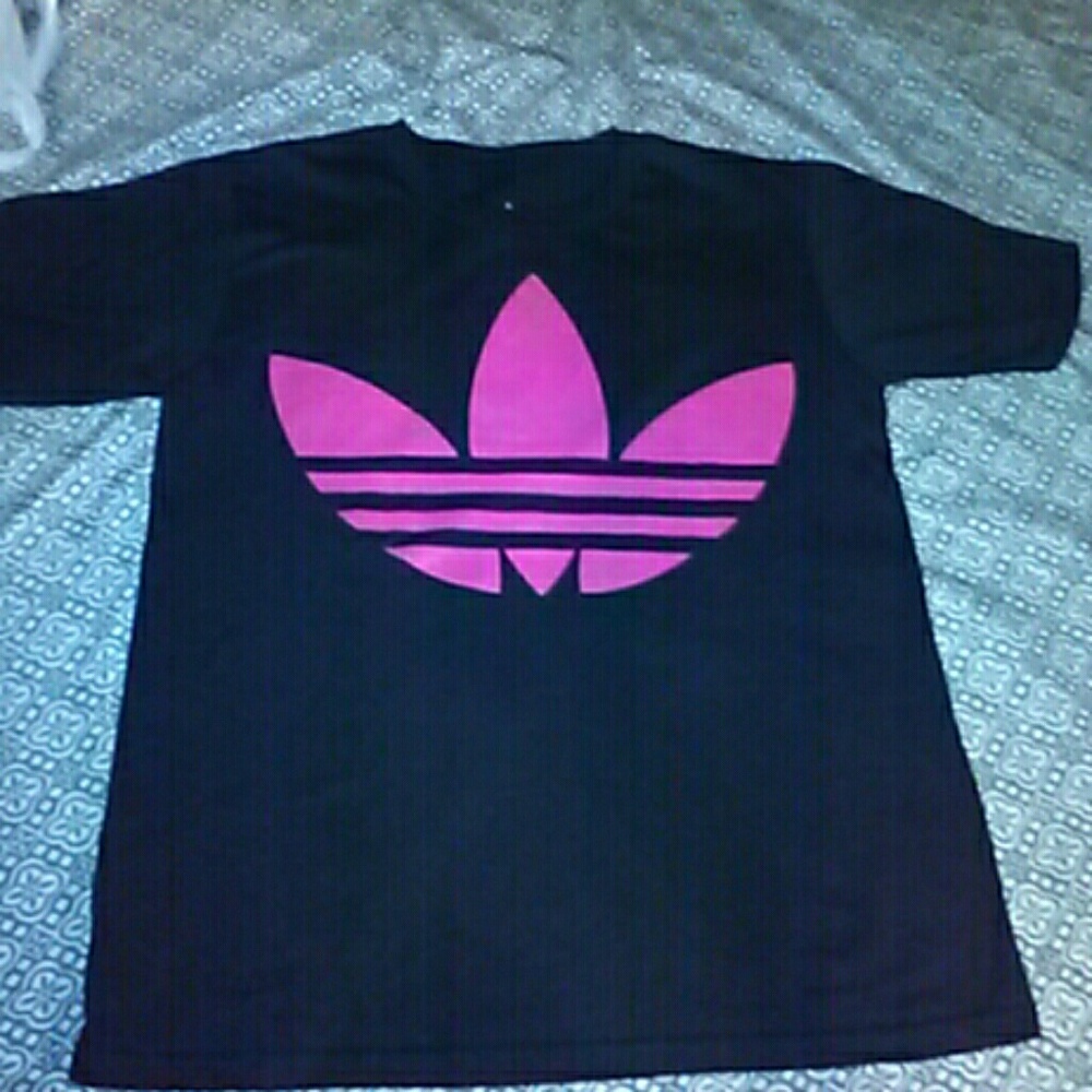 ADIDAS T-SHIRT