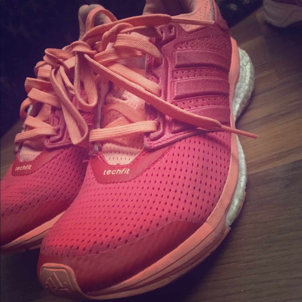Sneakers shoes