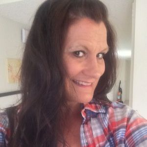 Meet your Posher, Denise