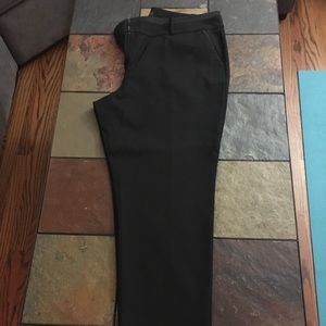 Black cropped slack with trim
