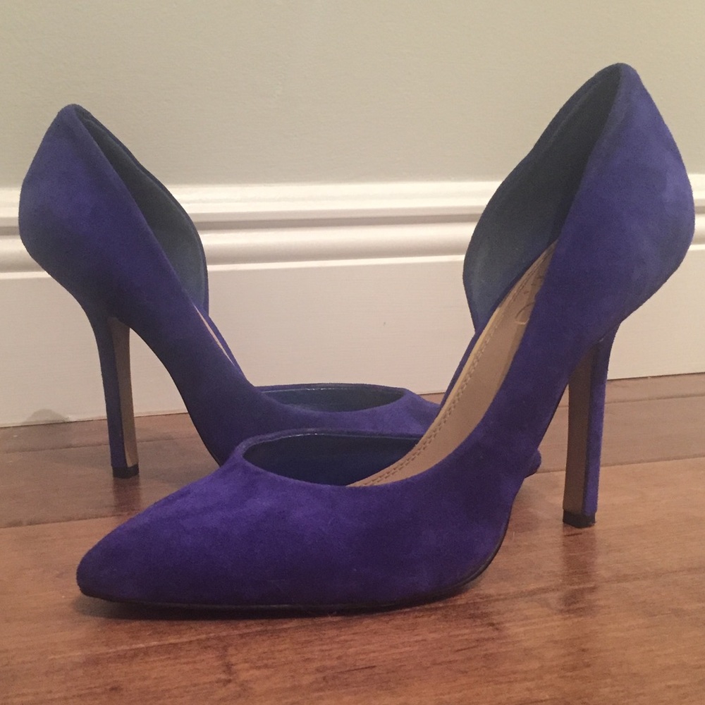 BCBG ELECTRIC BLUE PUMPS