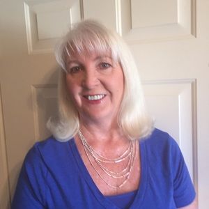 Meet your Posher, Debbie