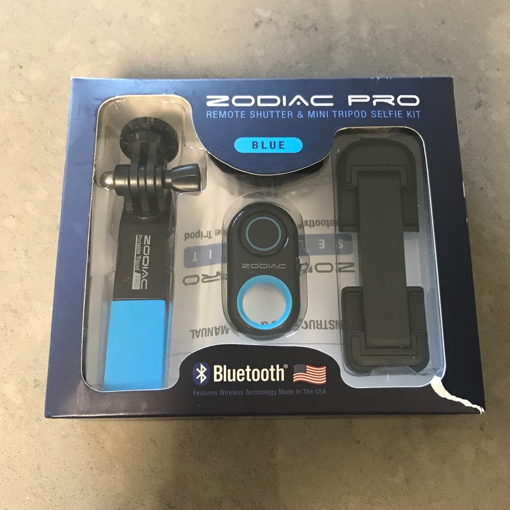 Zodiac Pro Remote Shutter/Mini Tripod Selfie Kit
