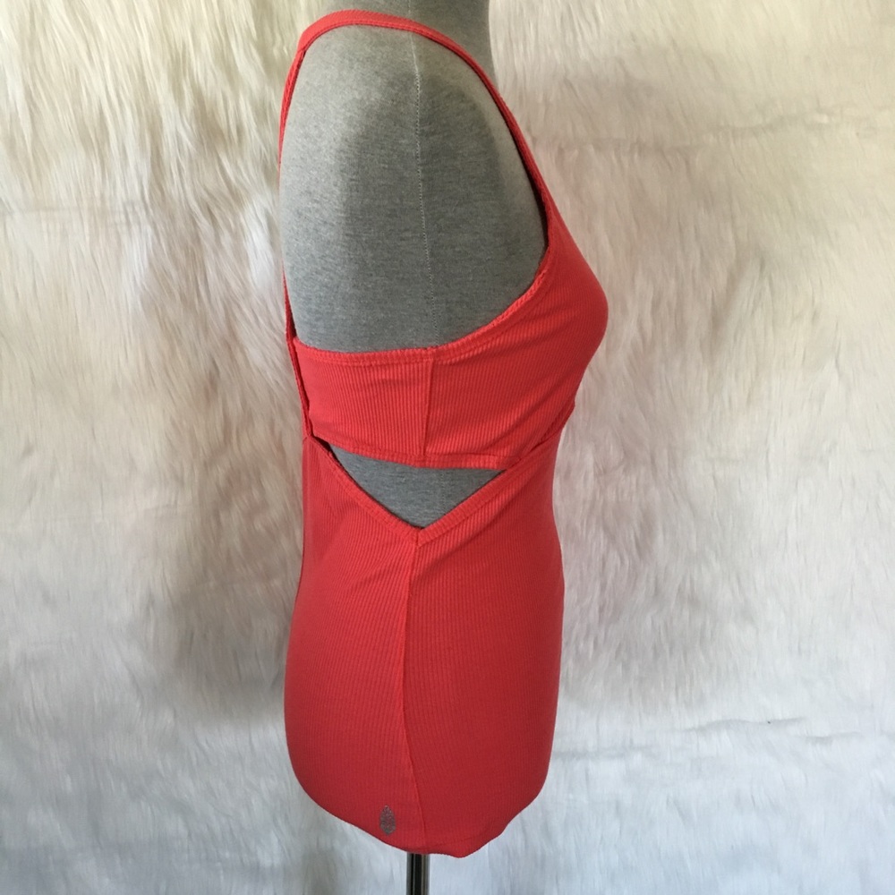 ✨ NWT Free People Movement Racerback Cut Out Tank - Picture 2 of 4