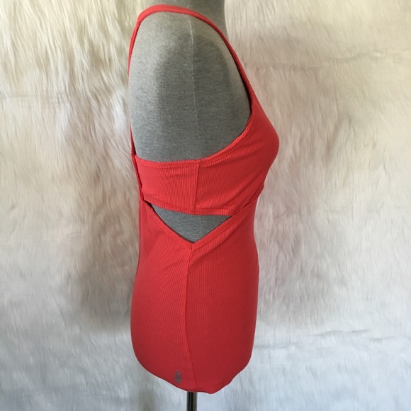 ✨ NWT Free People Movement Racerback Cut Out Tank - Picture 2 of 4