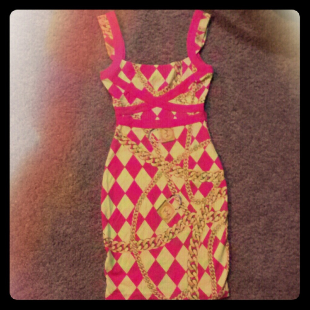 Nicki Minaj Dress. Pink and yellow .chains