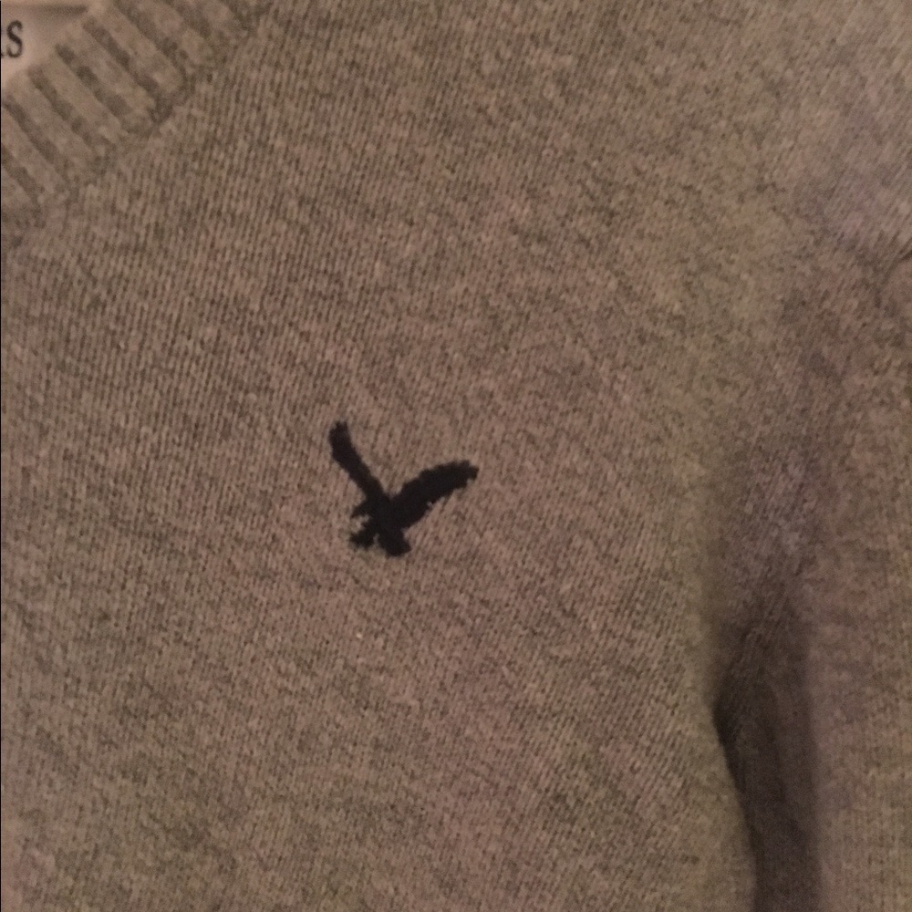 V-Neck - Picture 2 of 3