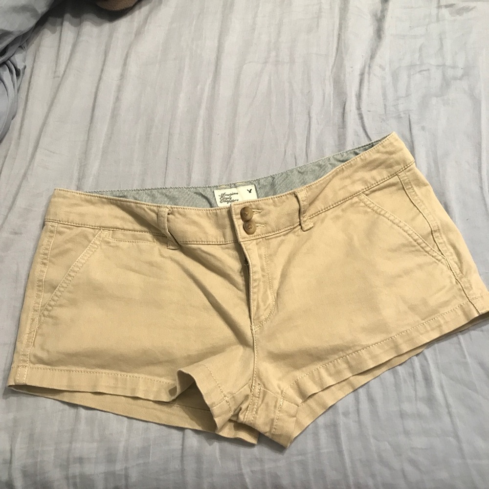 AEO Short Khaki Shorts