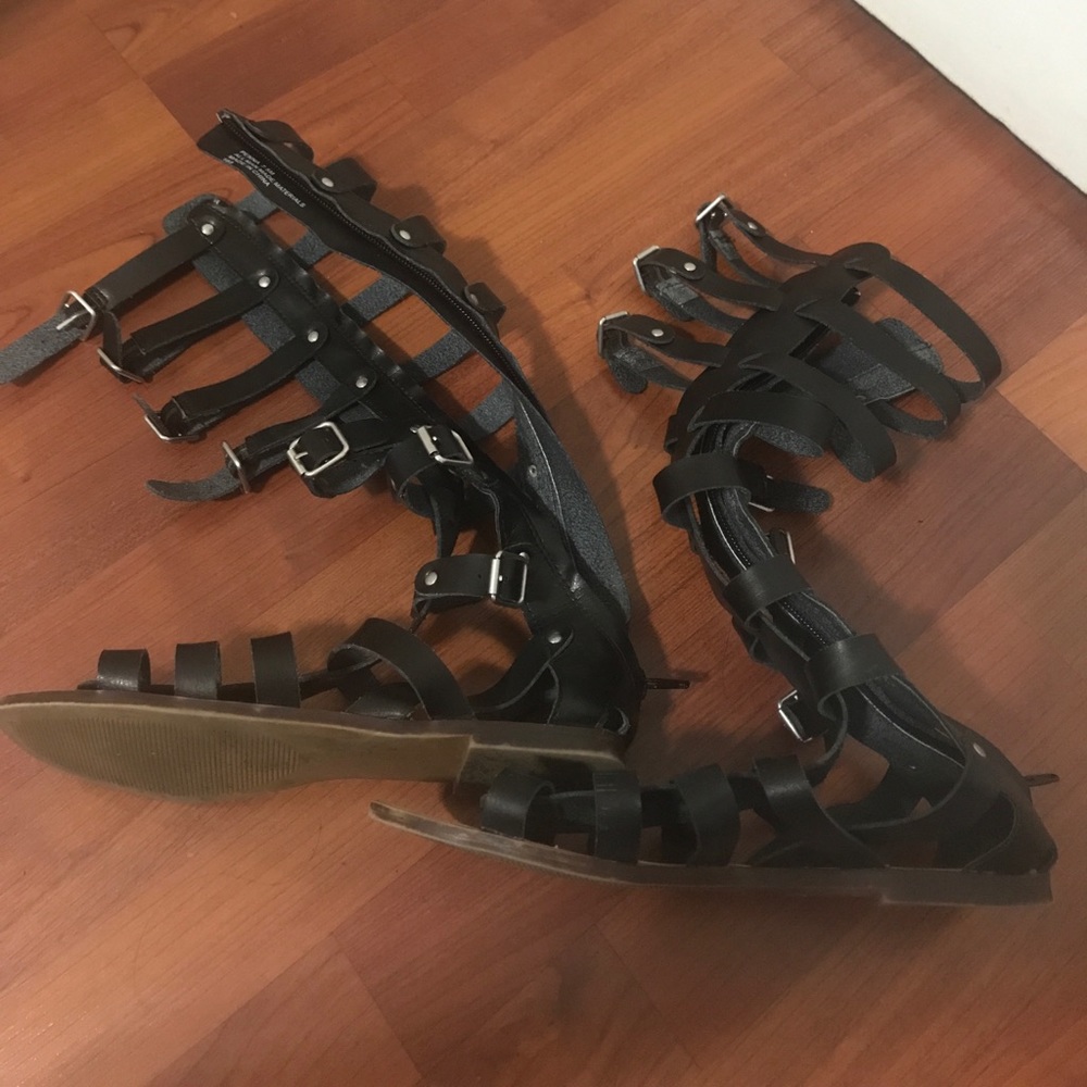 MADDEN gladiator black sandals