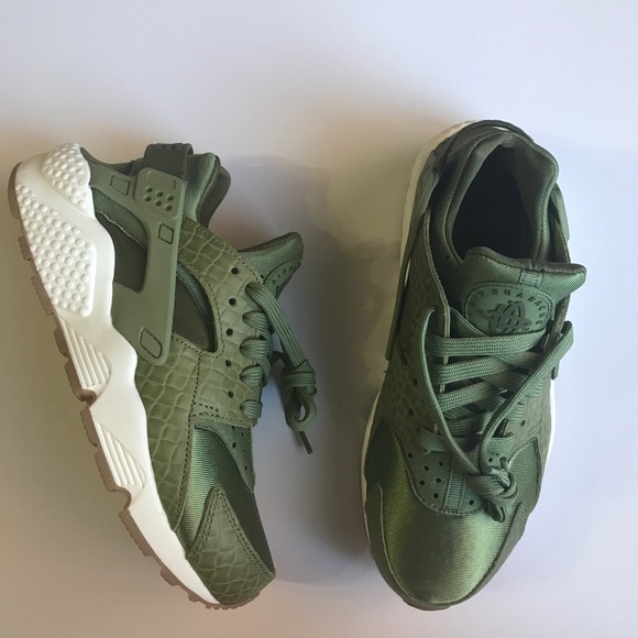 OFFER ME🌟 Nike Air Huarache Run Prm - Picture 2 of 6