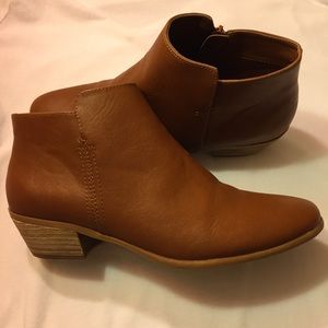 Bass "Nina Booties" Size 9.5
