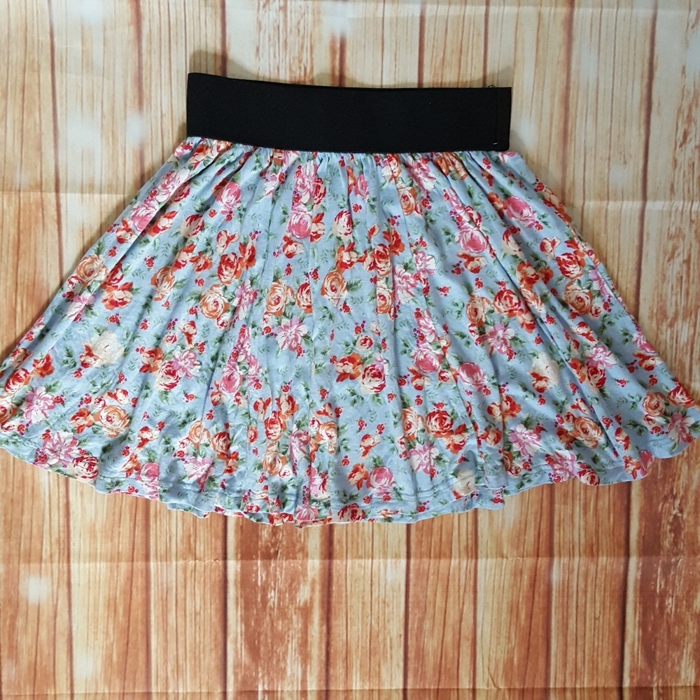 Forever 21 Womens Blue Full Floral Summer Skater