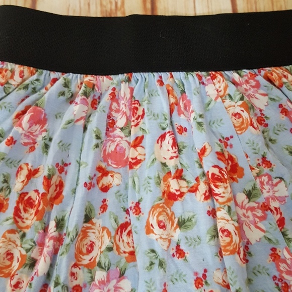 Forever 21 Womens Blue Full Floral Summer Skater - Picture 2 of 4