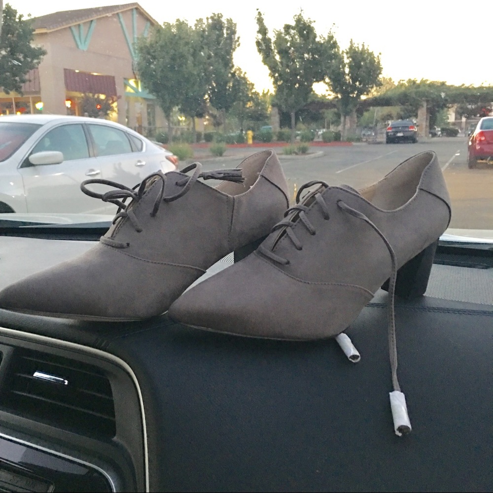 ADRIENNE VITTADINI NAMAR PUMPS